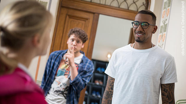 Der Nachbar von Jerôme Boateng, Wie geil ist Dustin?! von McDonald´s. Sponsored